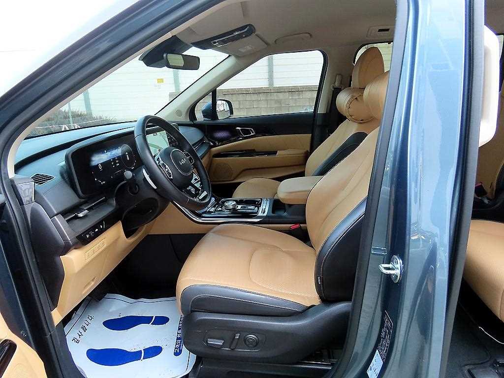 KIA Carnival - Vista 5