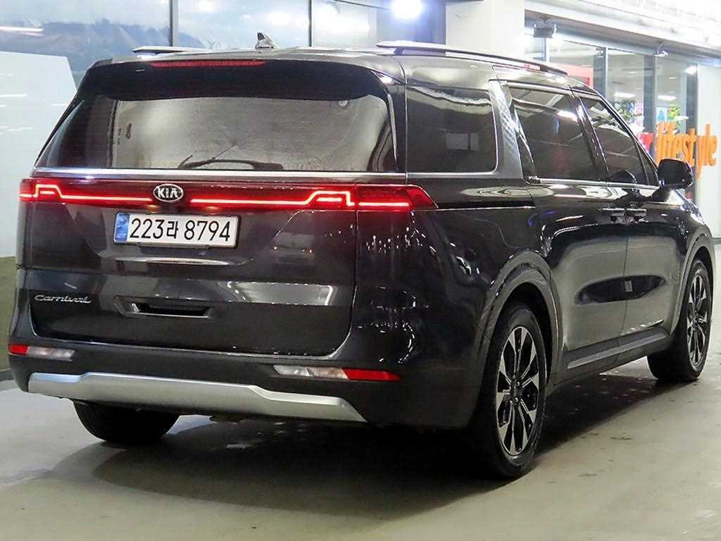 KIA Carnival - Vista 4