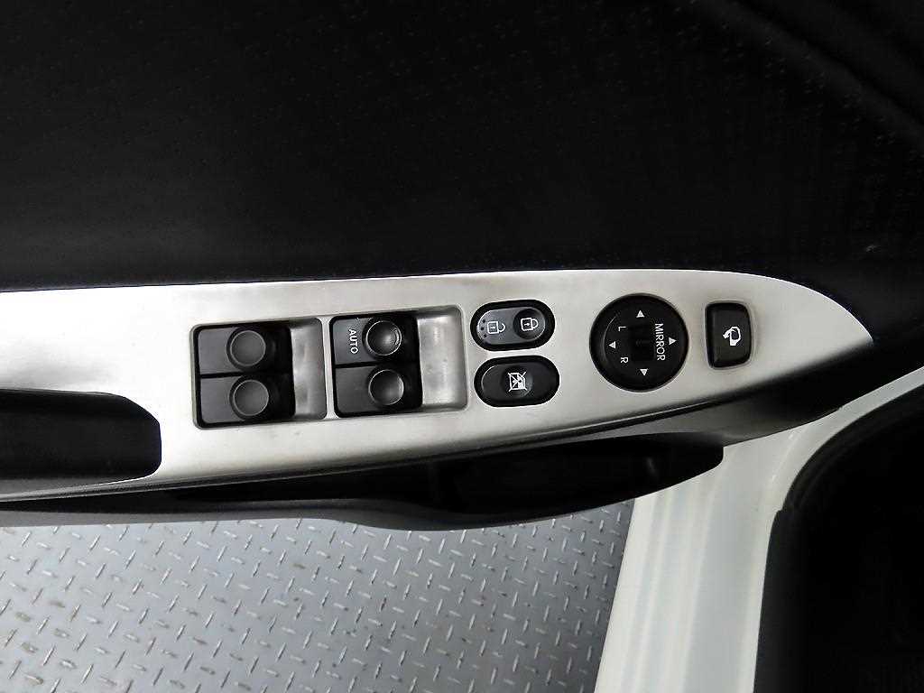 HYUNDAI Accent - Vista 11