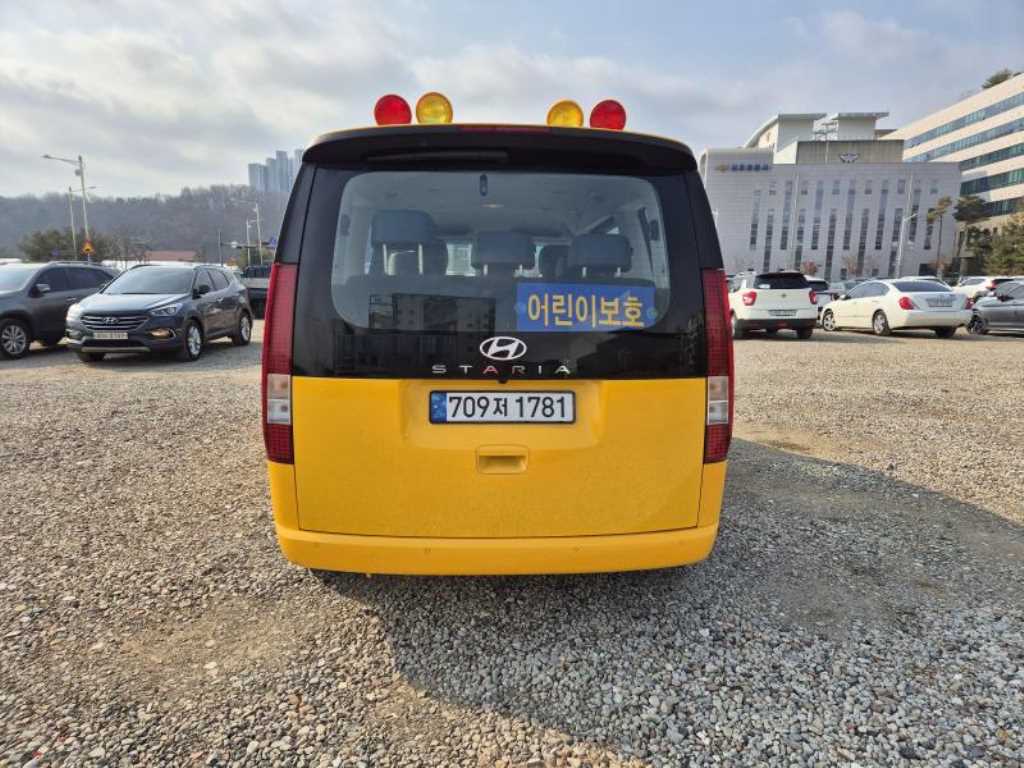 HYUNDAI Staria - Vista 4