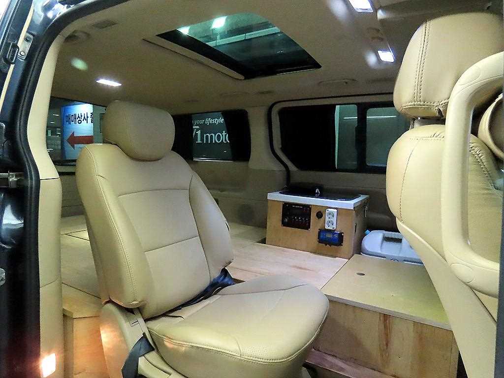 HYUNDAI Starex - Vista 9