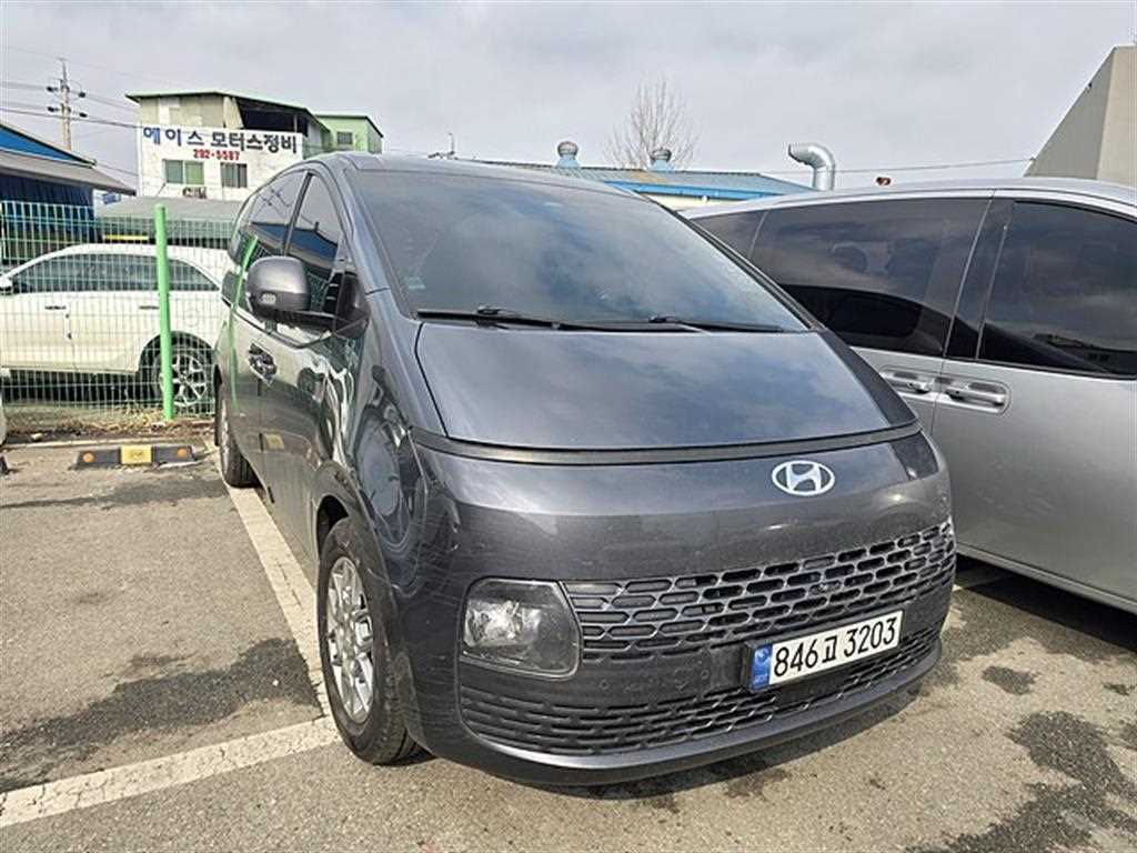 HYUNDAI Staria - Vista 2