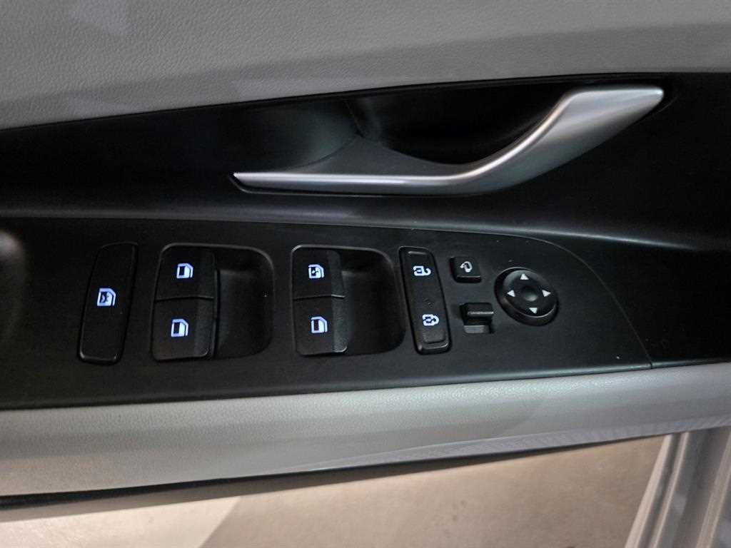 HYUNDAI Avante - Vista 10