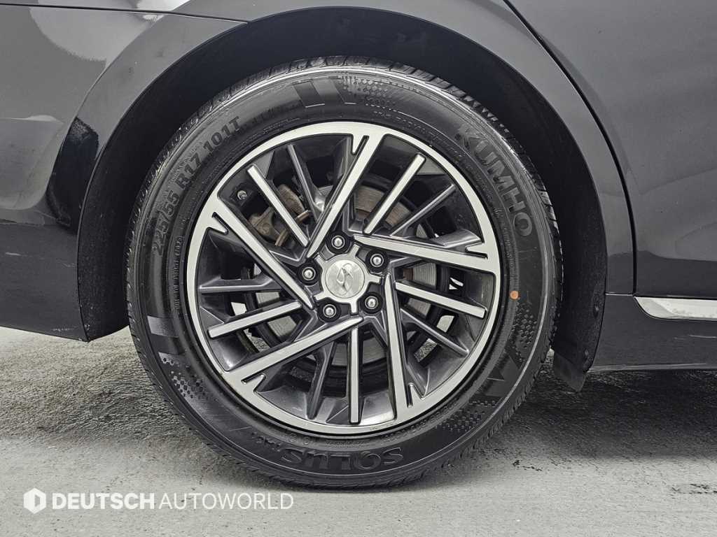 HYUNDAI Grandeur - Vista 5