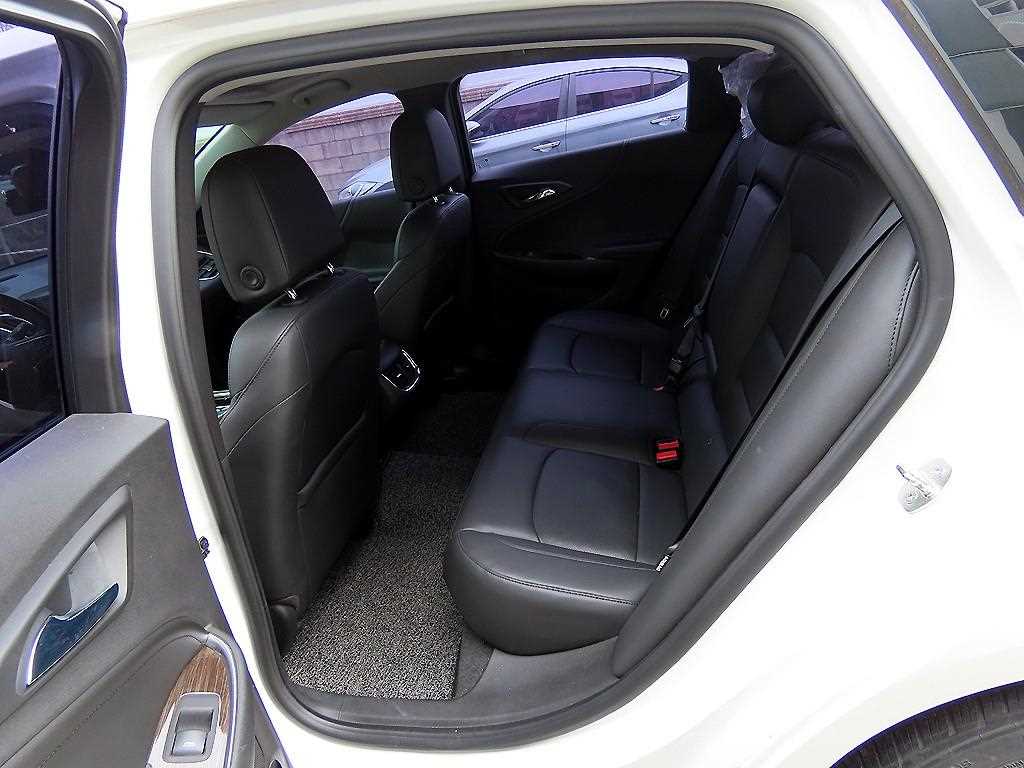 Chevrolet Malibu - Vista 6