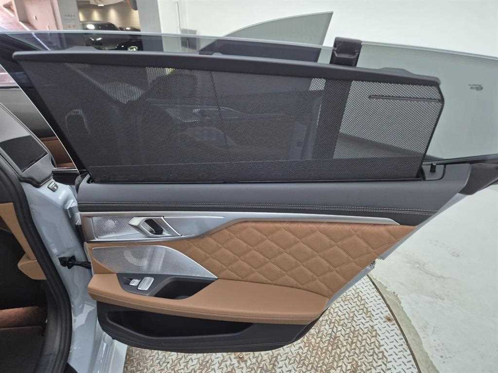 BMW 8 Series 2024 Gris - Importación desde Corea - HF Imports Iquique - Foto 18