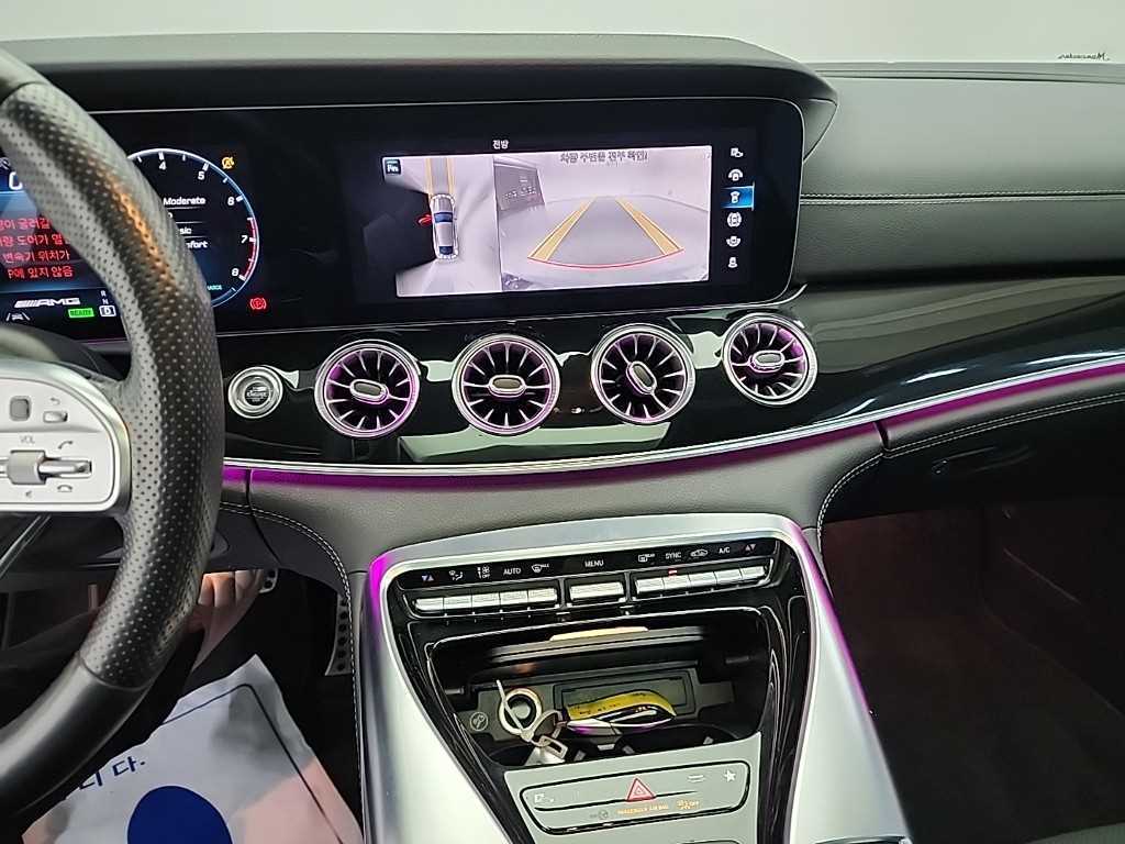 Mercedes Benz AMG GT - Vista 10