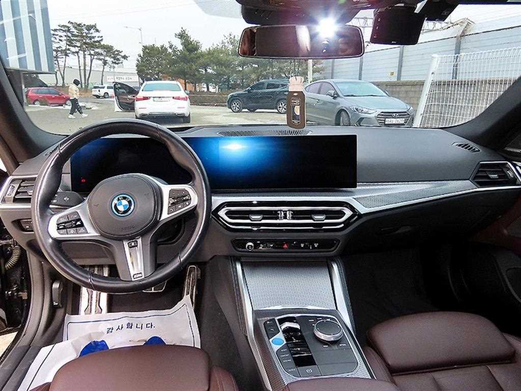 BMW i4 - Vista 7
