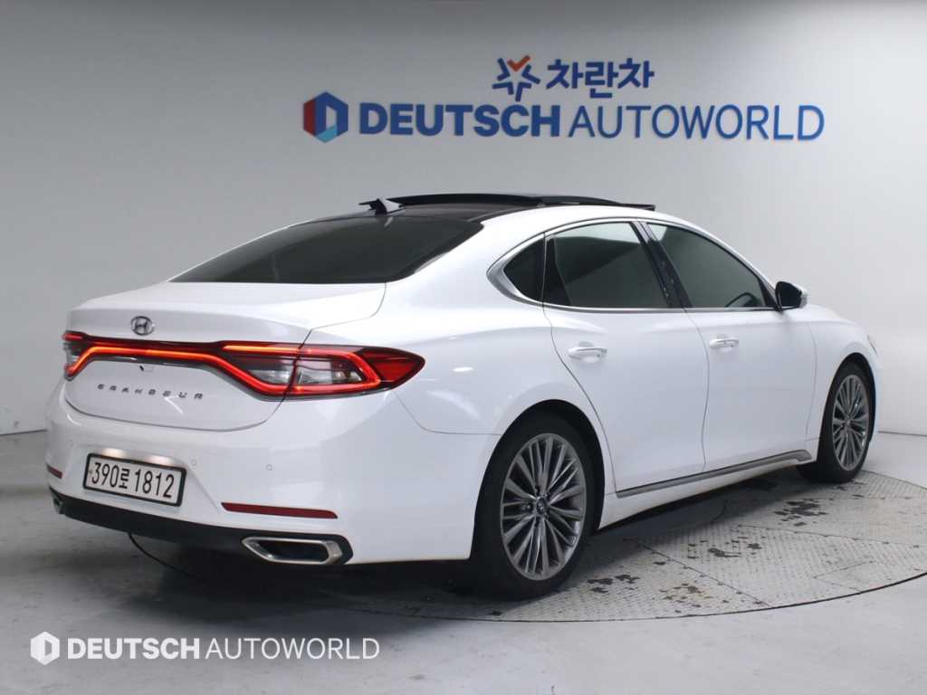 HYUNDAI Grandeur - Vista 2