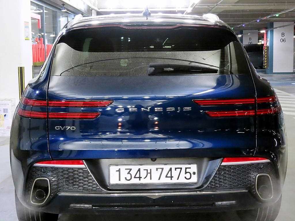 Genesis GV70 - Vista 5