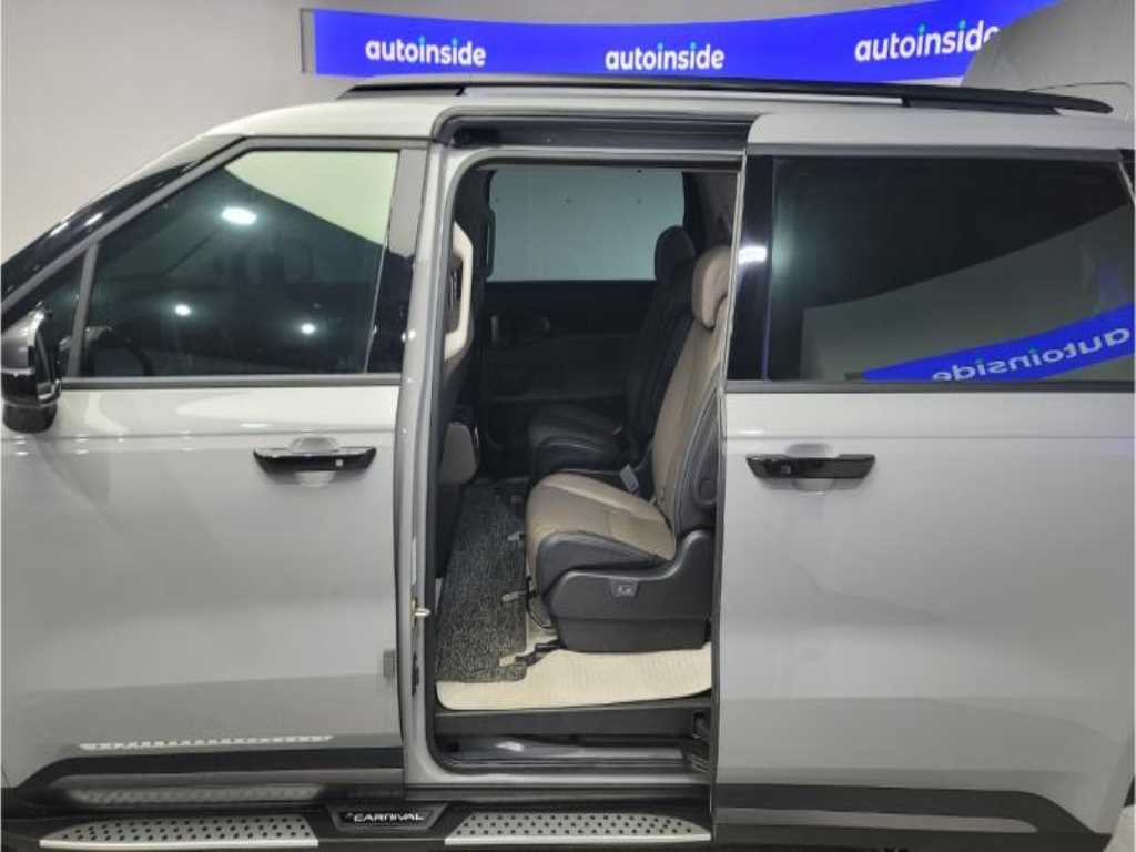 KIA Carnival - Vista 6