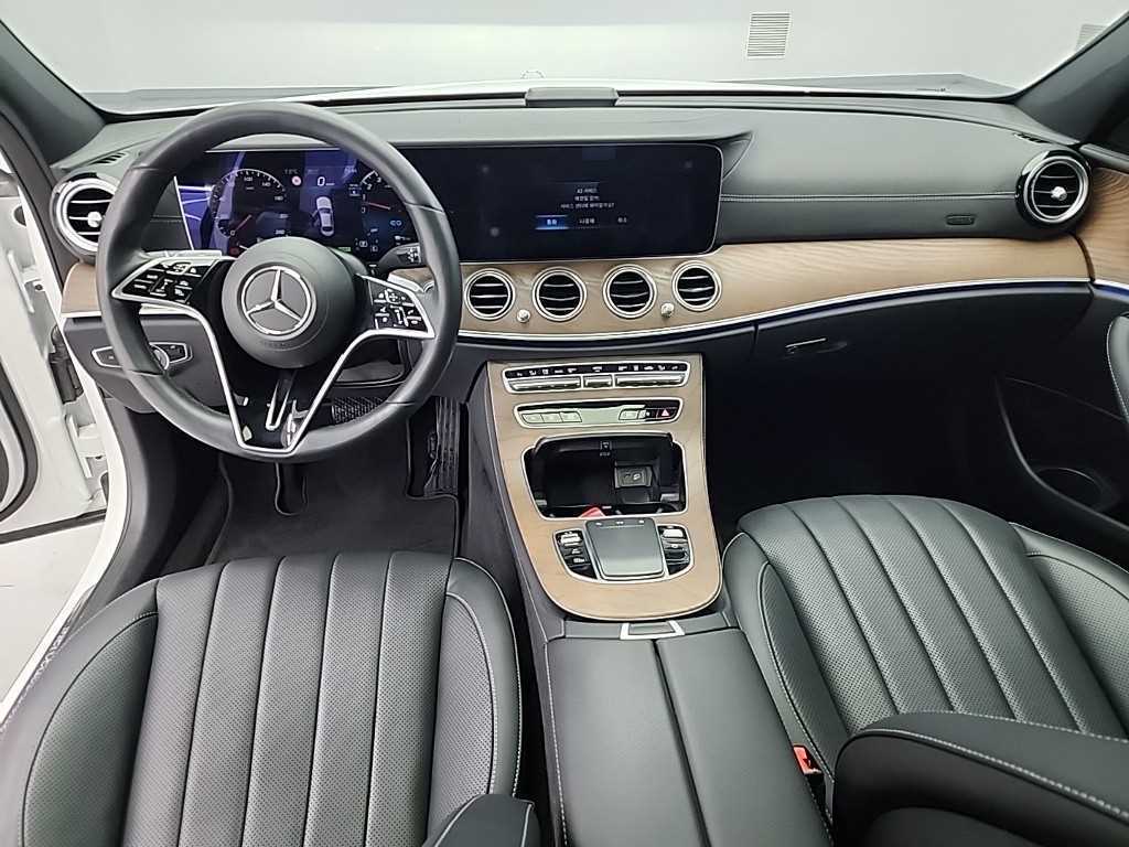 Mercedes Benz E class - Vista 7