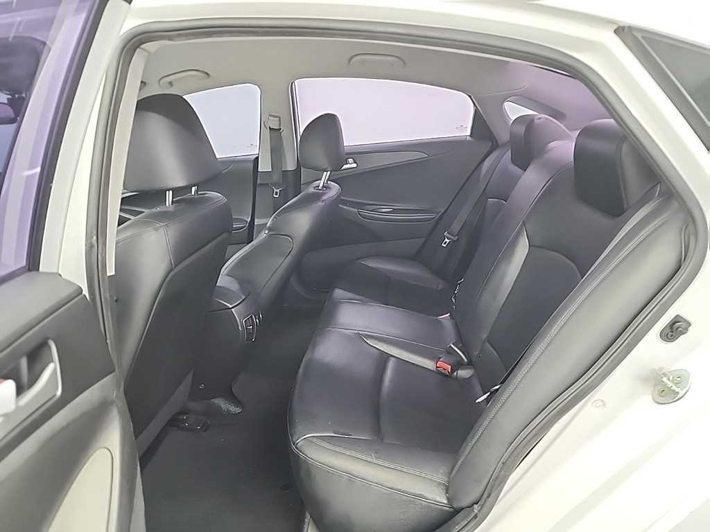 HYUNDAI Sonata - Vista 12