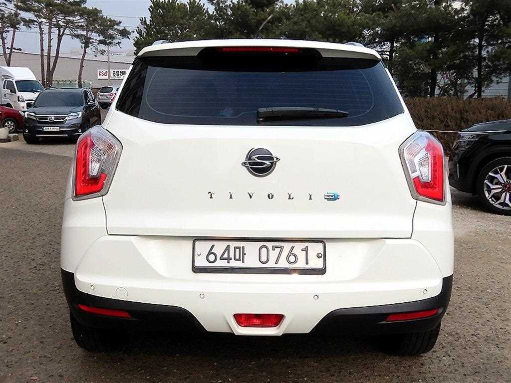 Ssangyong Tivoli - Vista 4