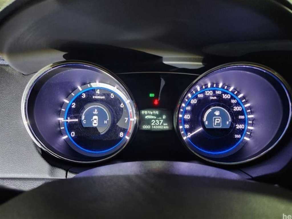 HYUNDAI Sonata - Vista 6