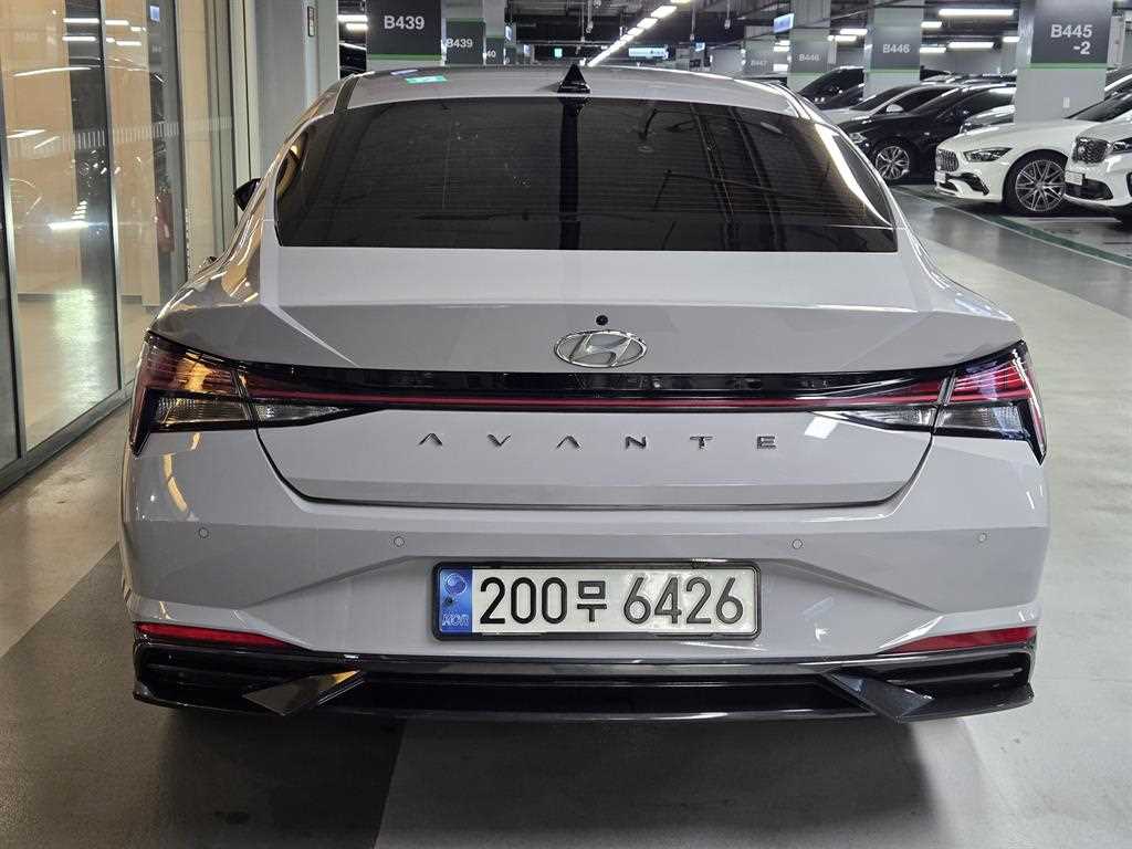 HYUNDAI Avante - Vista 5