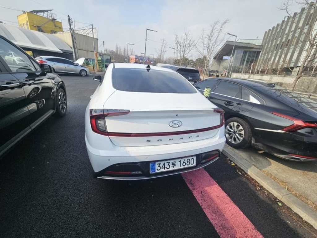 HYUNDAI Sonata - Vista 3