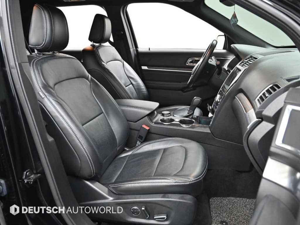 Ford Explorer - Vista 10