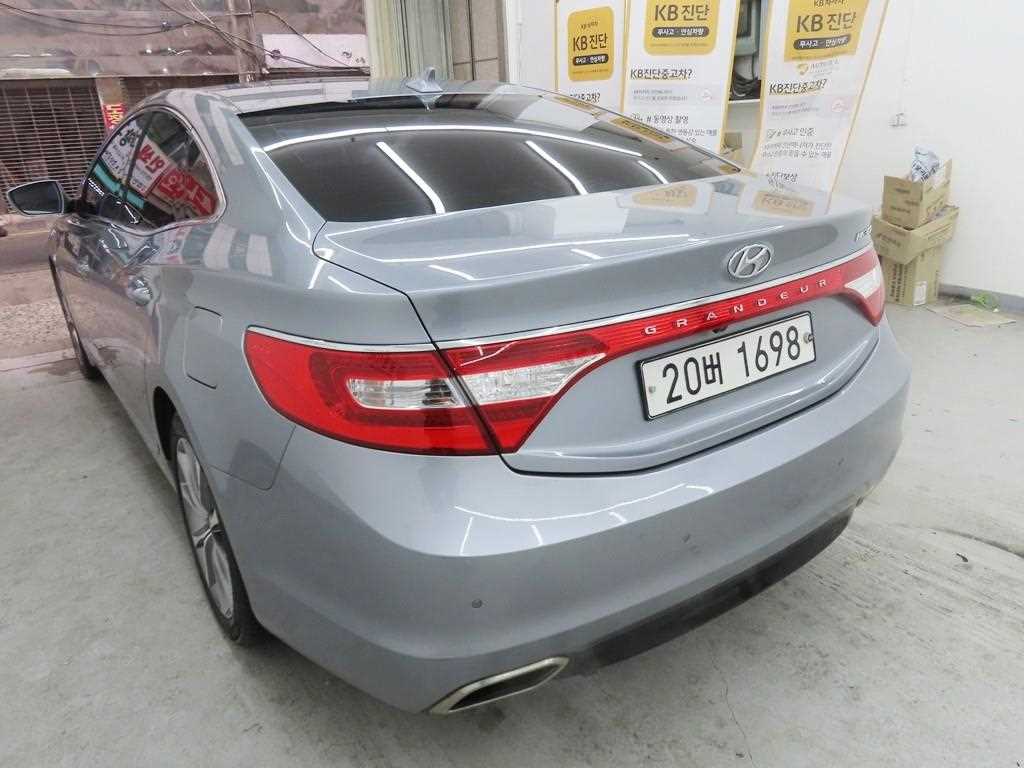 HYUNDAI Grandeur - Vista 4