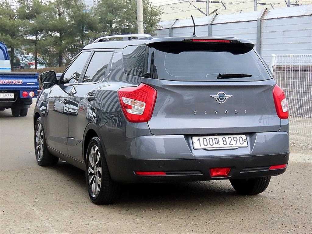 Ssangyong Tivoli - Vista 3