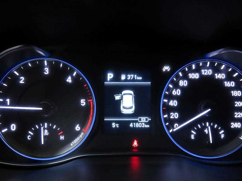 HYUNDAI Kona - Vista 9