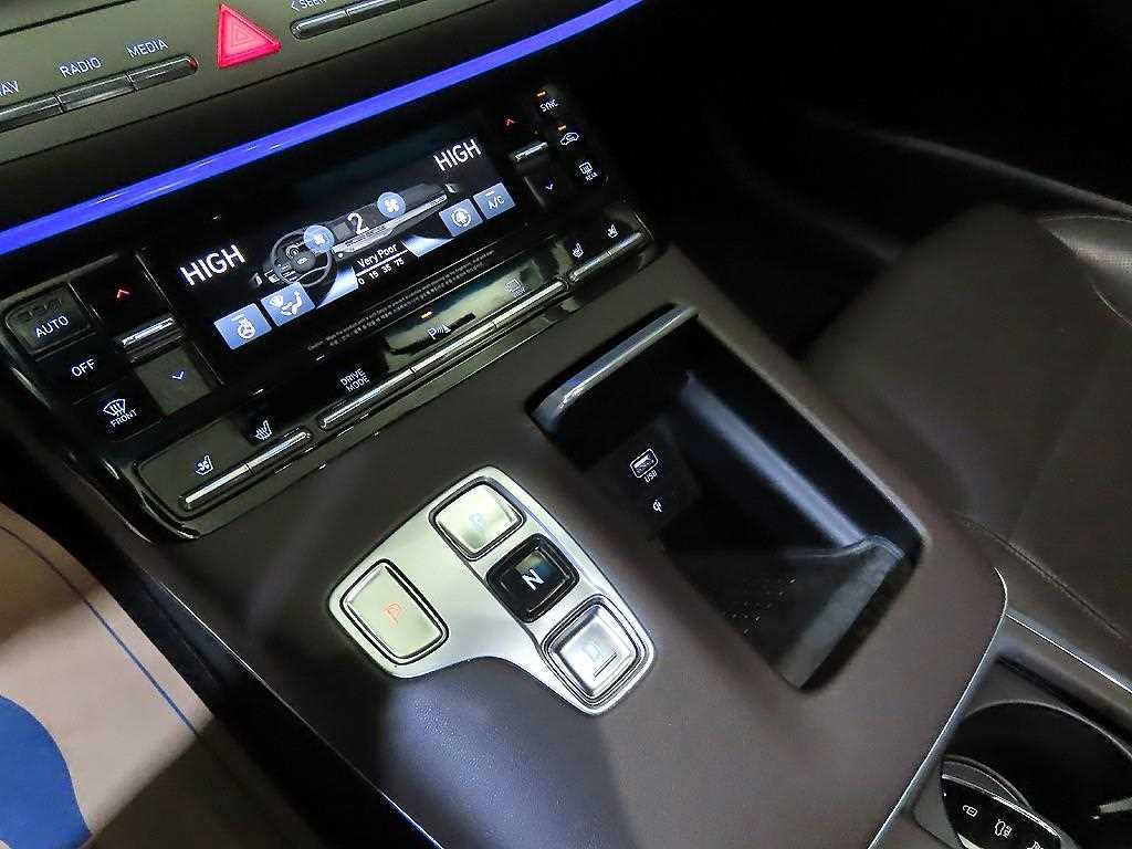 HYUNDAI Grandeur - Vista 12