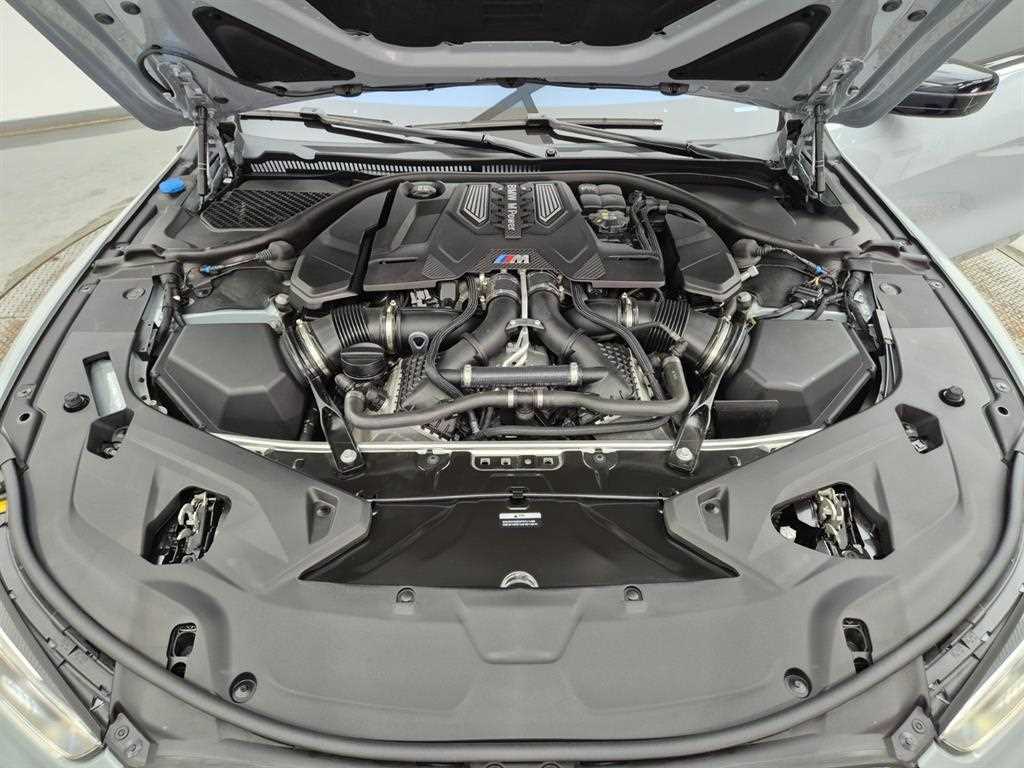 BMW 8 Series - Vista 8