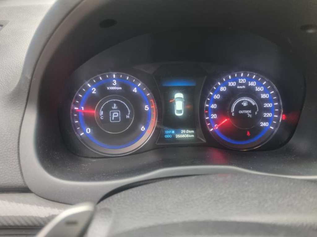 HYUNDAI i40 - Vista 4