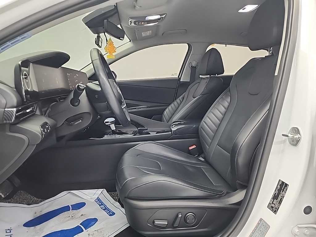 HYUNDAI Avante - Vista 11