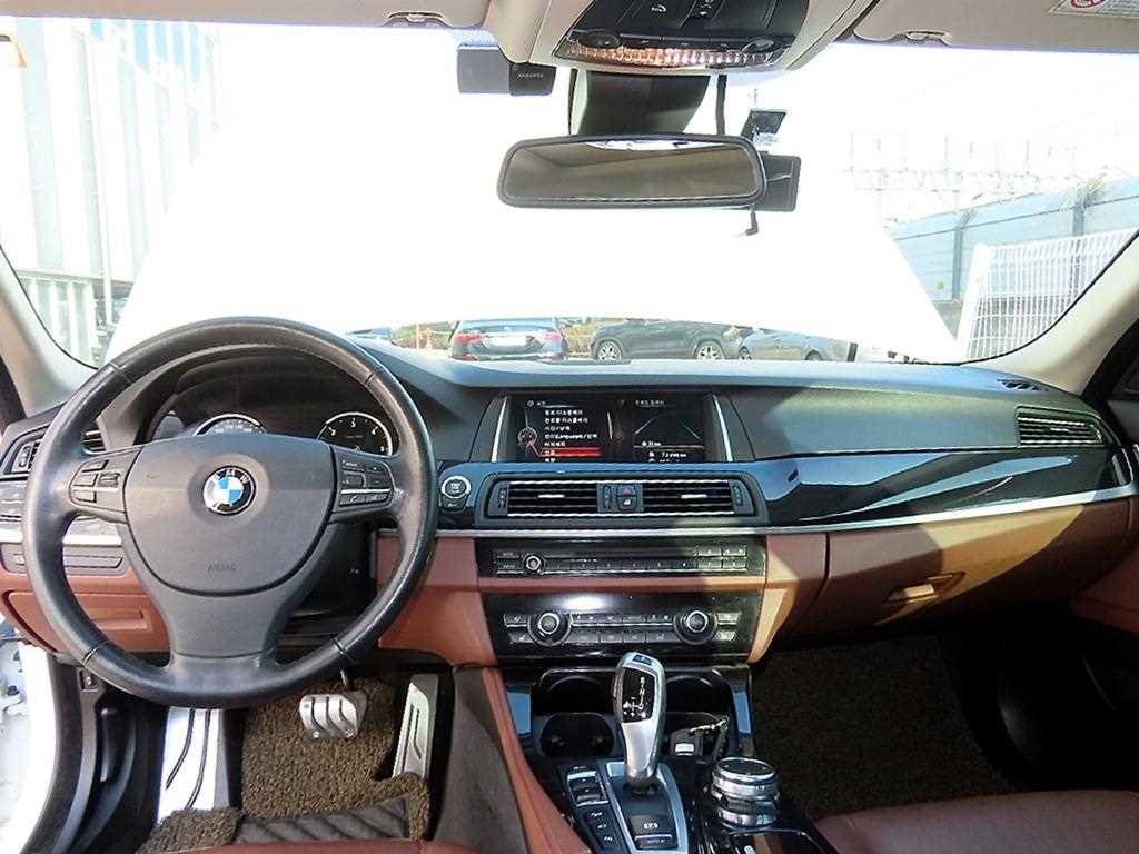 BMW 5 Series - Vista 7