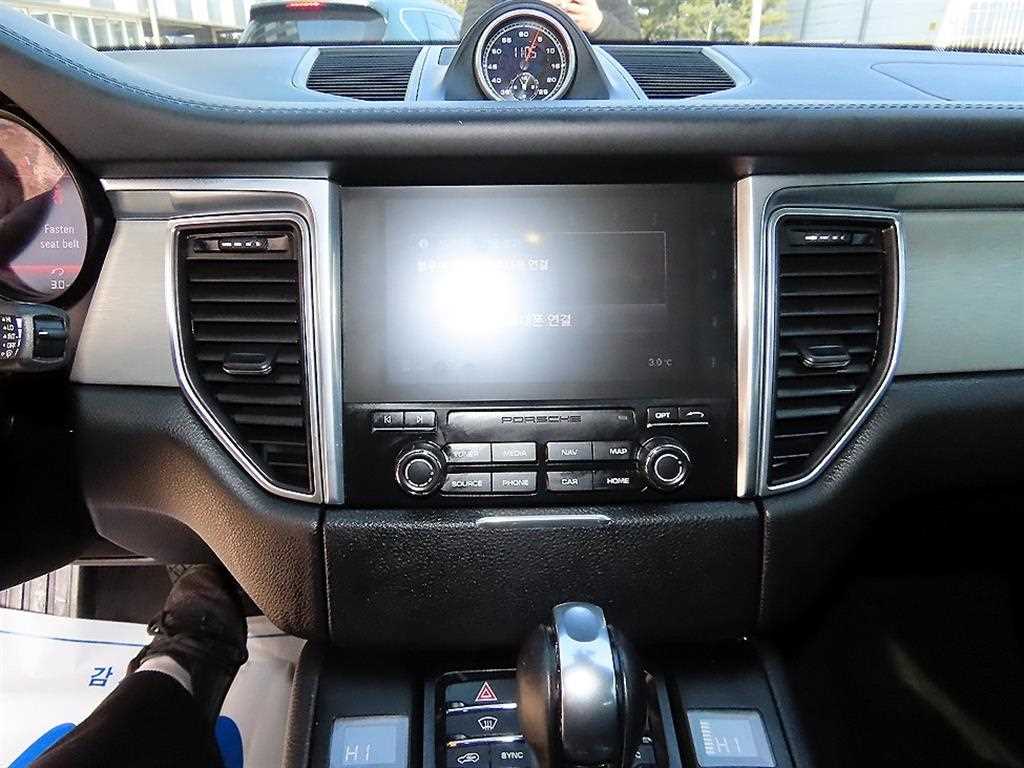 Porsche Macan - Vista 12