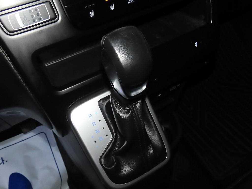 HYUNDAI Staria - Vista 12