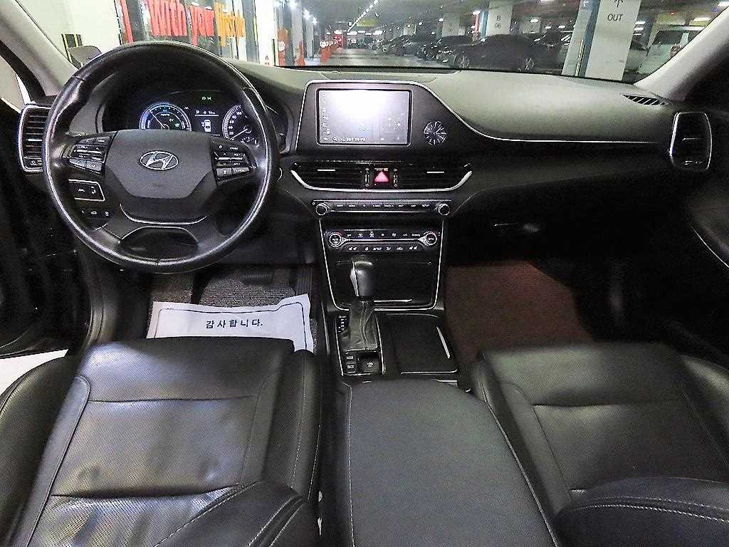 HYUNDAI Grandeur - Vista 10