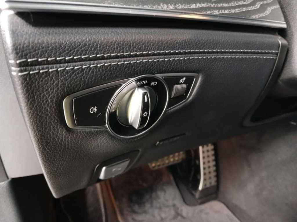 Mercedes Benz AMG GT - Vista 9