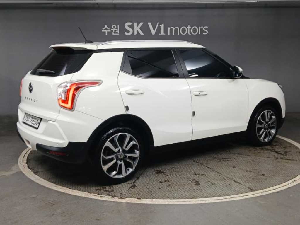 Ssangyong Tivoli - Vista 4