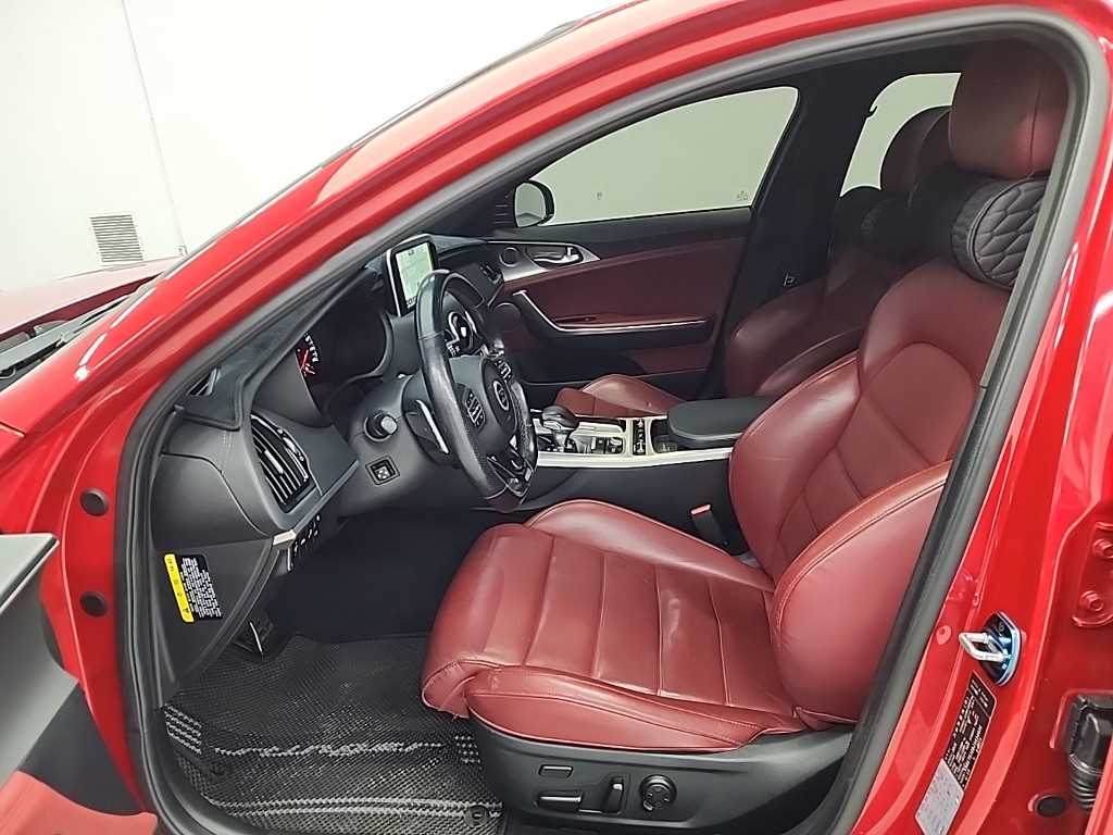 KIA Stinger - Vista 11