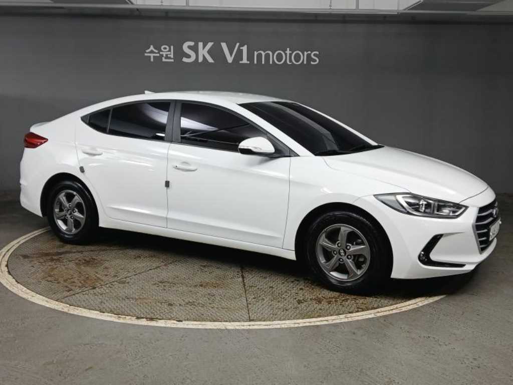 HYUNDAI Avante - Vista 4