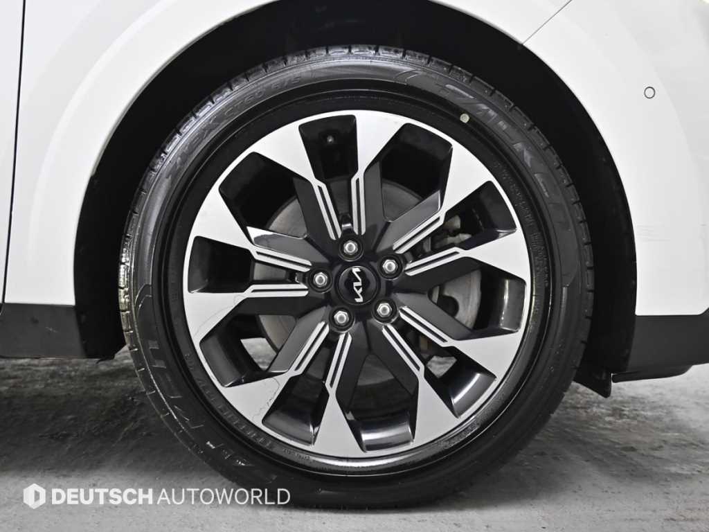 KIA Carnival - Vista 5