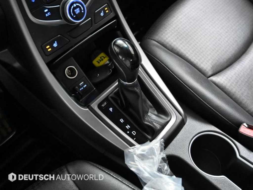 HYUNDAI Avante - Vista 9