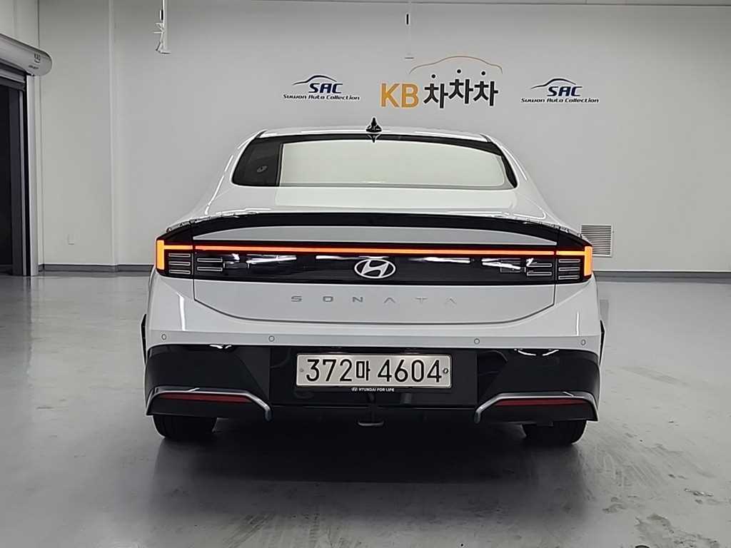 HYUNDAI Sonata - Vista 4