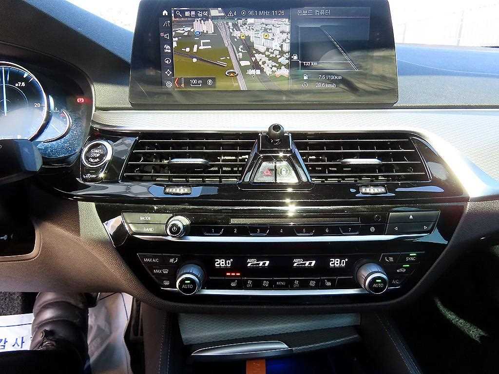 BMW 5 Series 2018 Blanco - Importación desde Corea - HF Imports Iquique - Foto 13