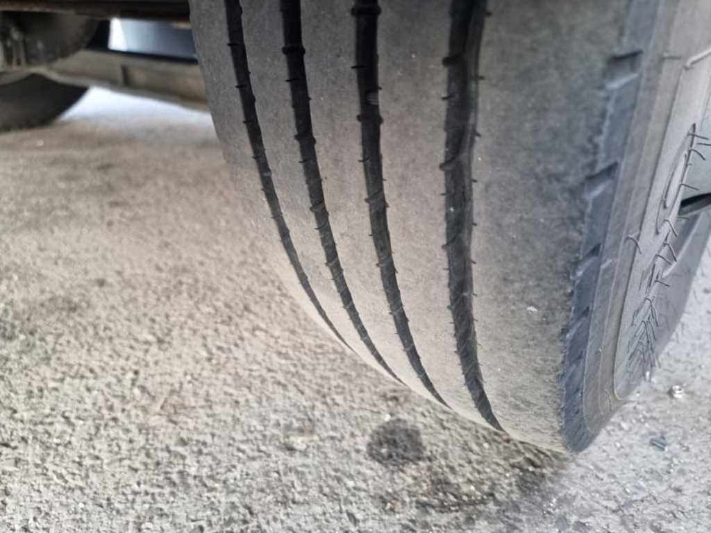 medium and large cargo truck - Vista 10