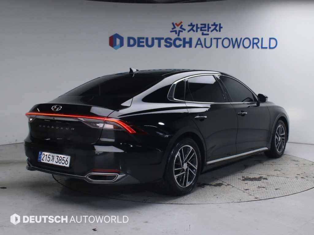 HYUNDAI Grandeur - Vista 2