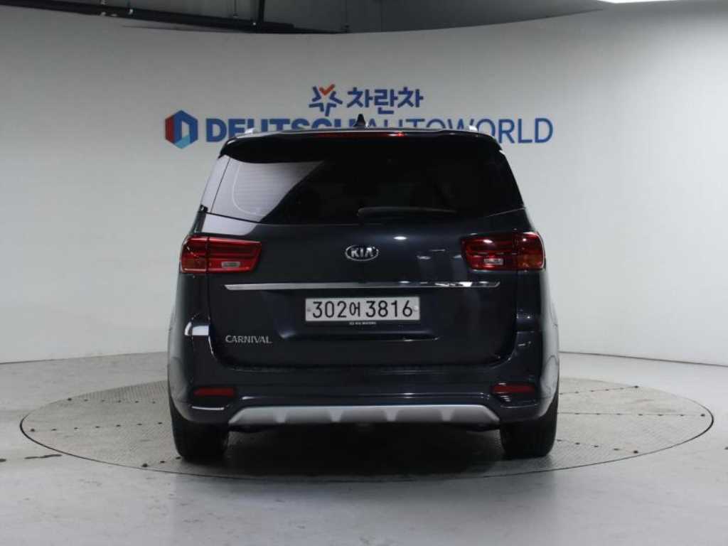 KIA Carnival - Vista 4
