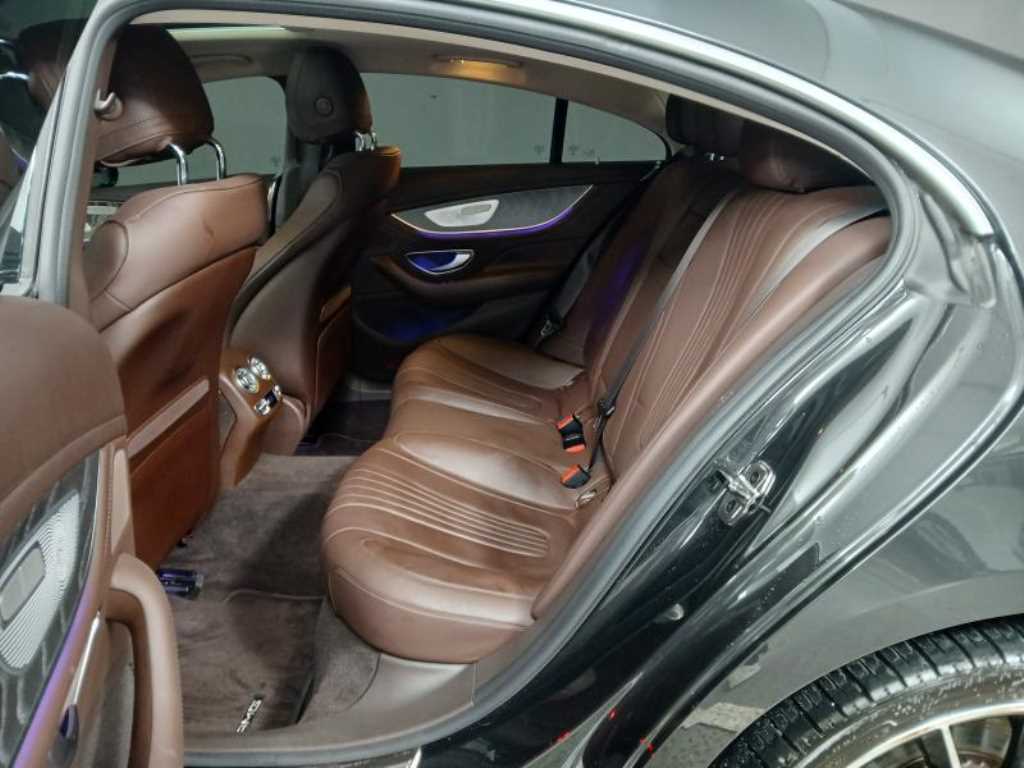 Mercedes Benz CLS Class - Vista 7