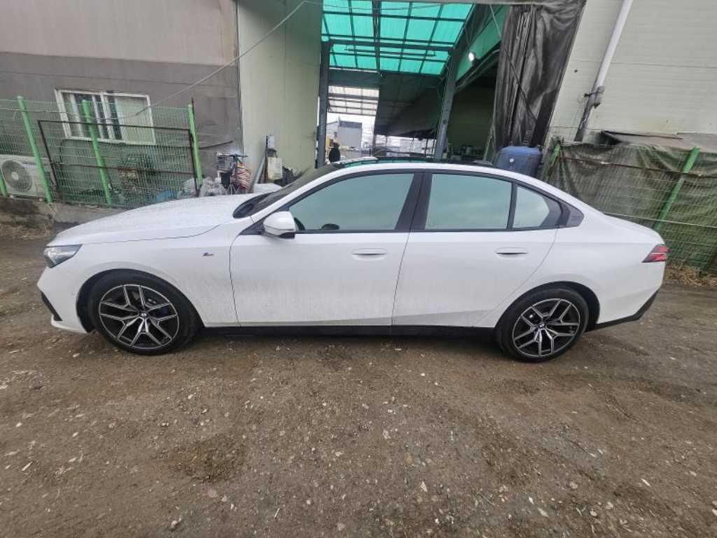 BMW 5 Series - Vista 3