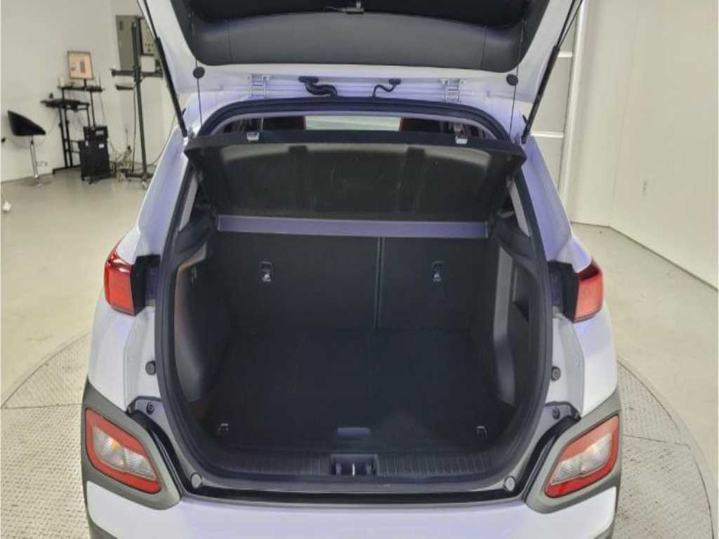 HYUNDAI Kona - Vista 10