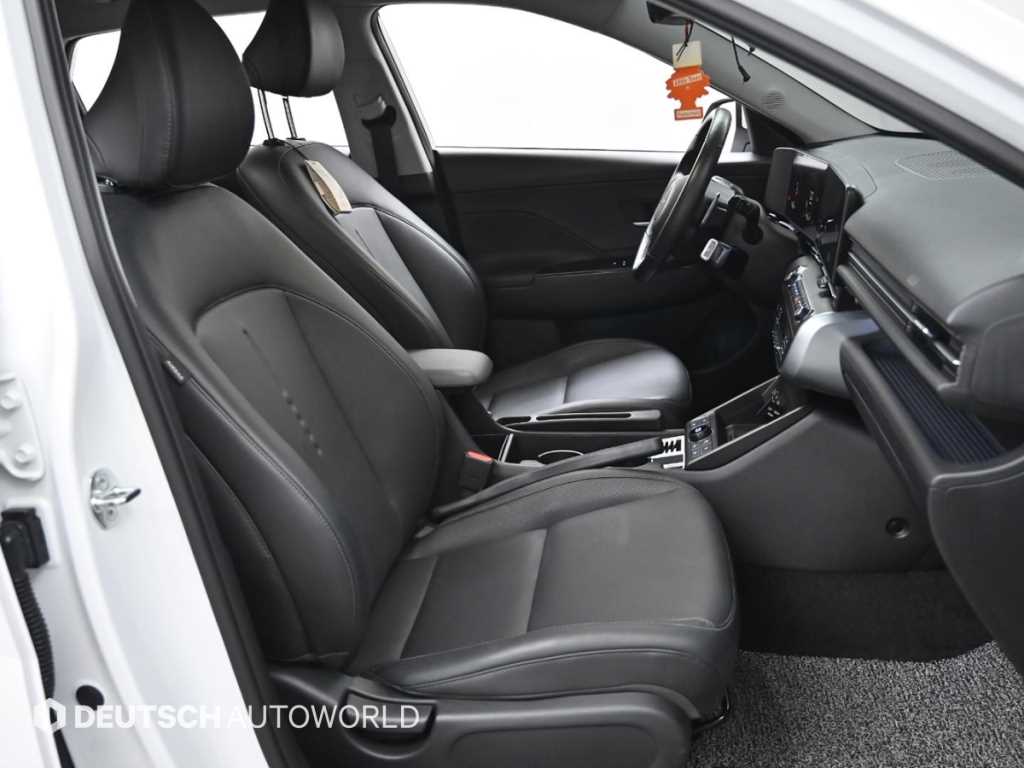 HYUNDAI Kona - Vista 10