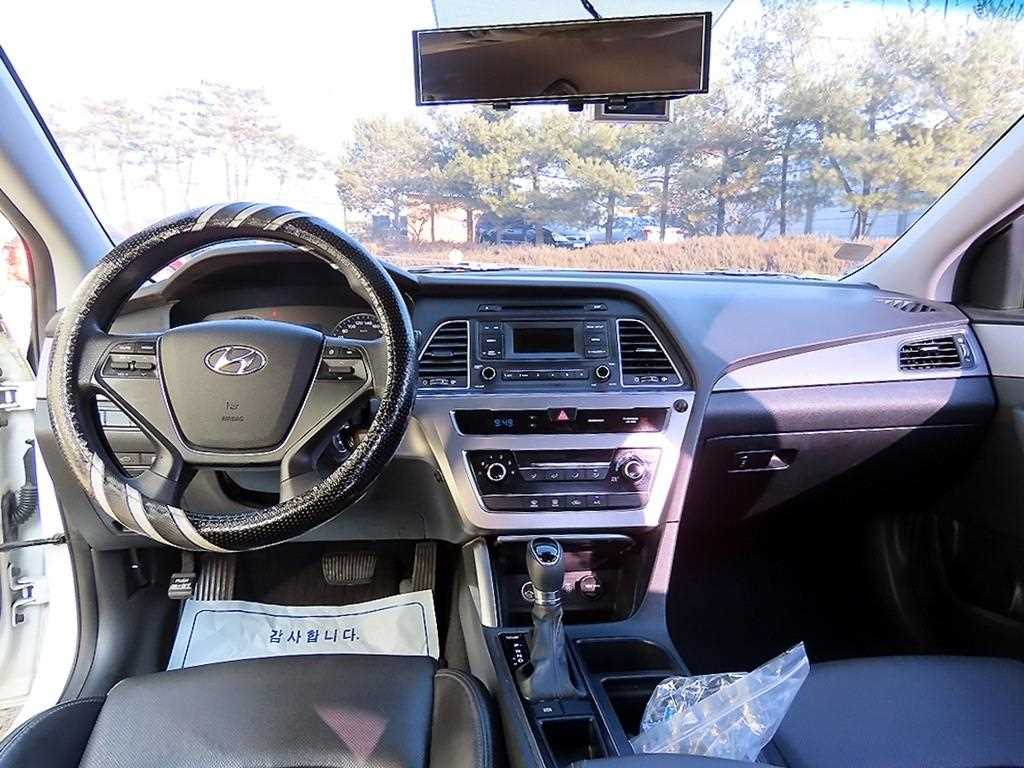 HYUNDAI Sonata - Vista 7
