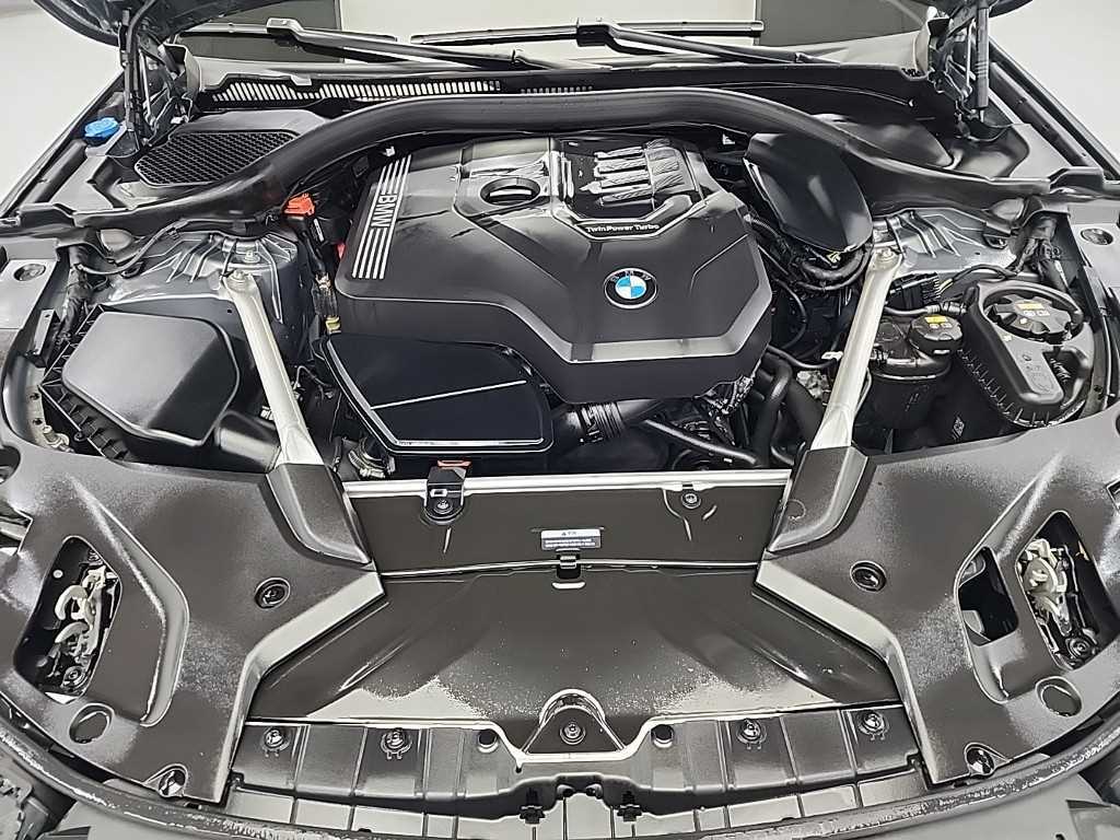 BMW 5 Series - Vista 5